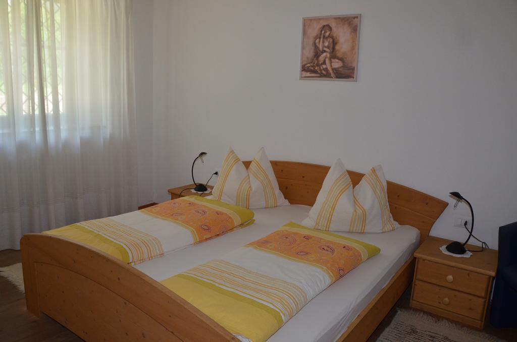 Appartamento Ansitz Weissenheim Appiano Sulla Strada Del Vino Camera foto
